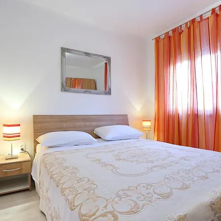 Apartment Luvija *